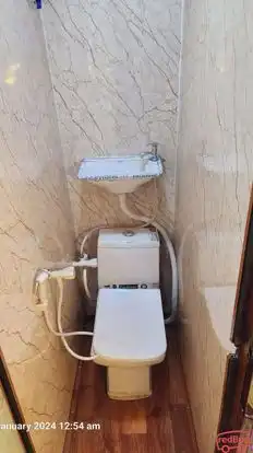 ROYAL RIDE EXPRESS Bus-Amenities Image