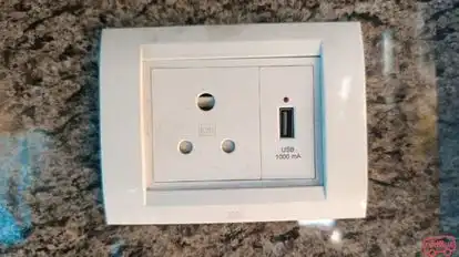 Dolphin travel house Bus-Amenities Image