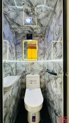 Raj Laxmi Travels Bus-Amenities Image