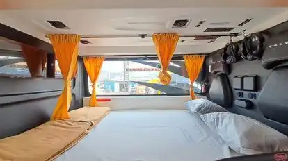 Hans Travels (I) Private Limited Bus-Seats Image