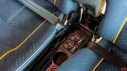 Alisan Golden Coach Bus-Amenities Image