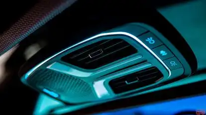 Neoliner Express Bus-Amenities Image